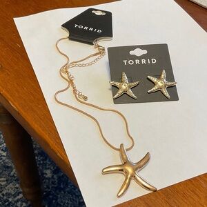 Torrid Gold Starfish Pendant Necklace with Matching Studs NWT